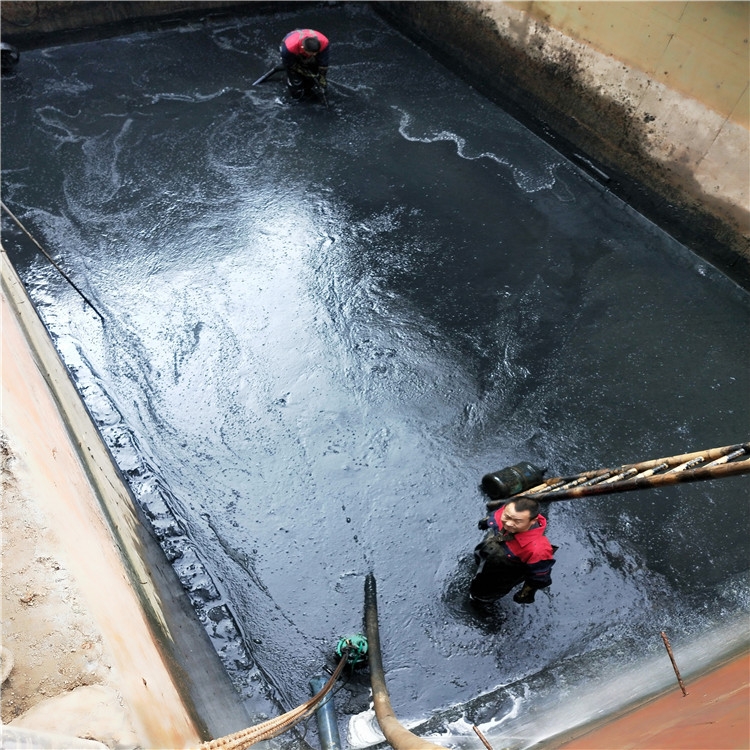 泗水废水池清理